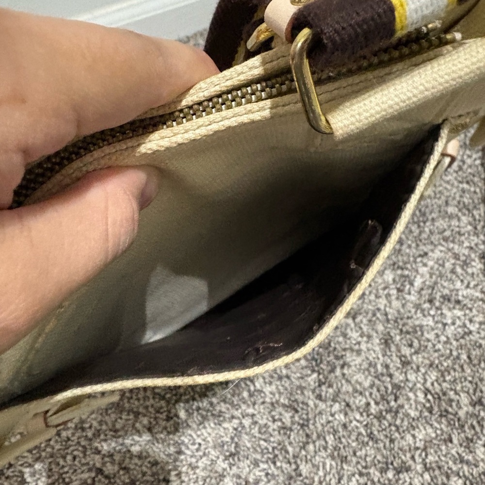 Louis Vuitton Beige and Black Shoulder Bag - Picture 8 of 9